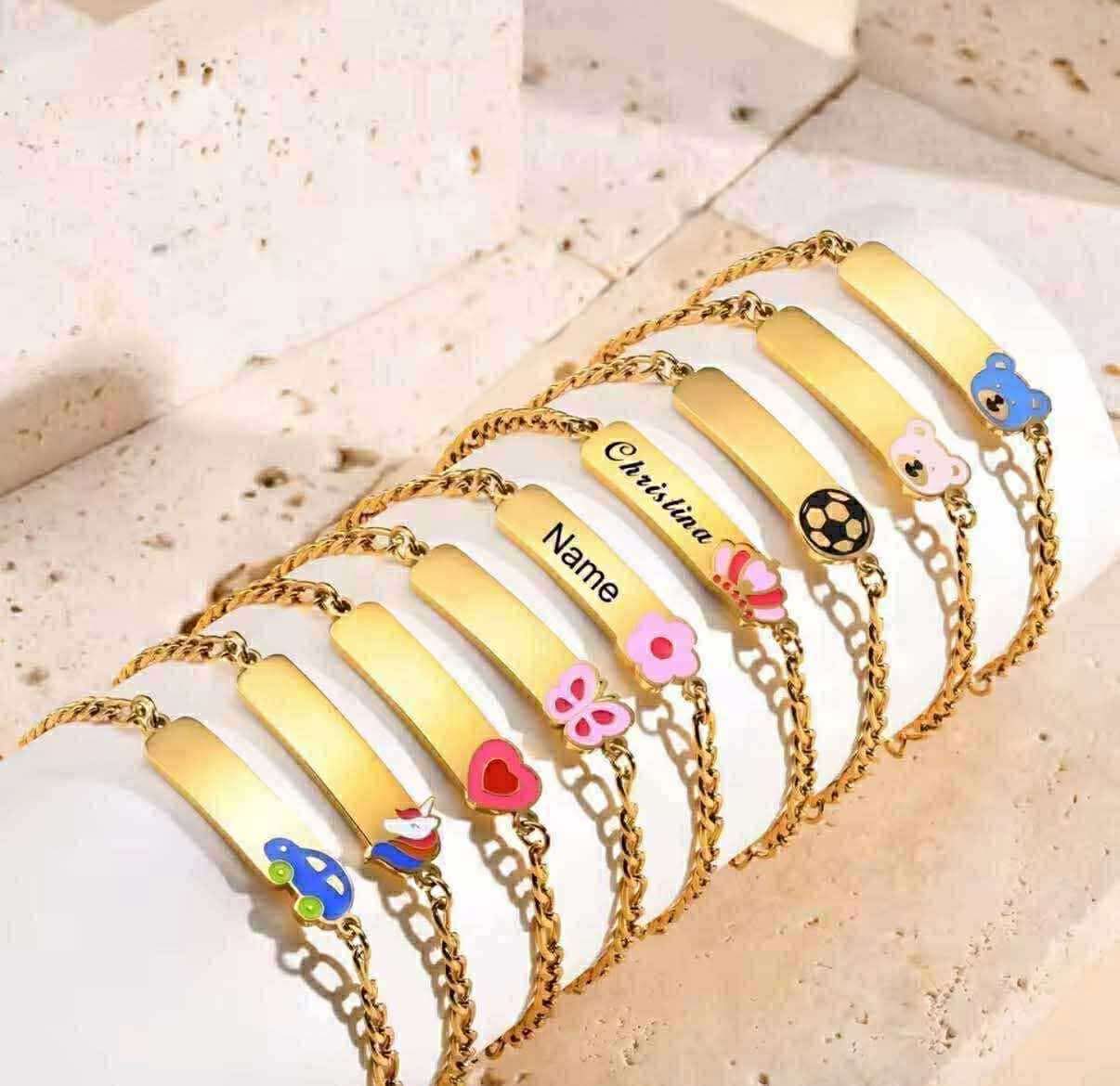 Fígaro Name Necklace + Engraved Bracelet